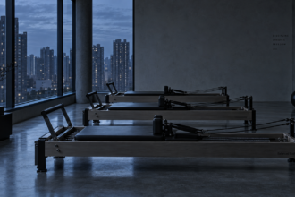 Pilates en L'Hospitalet de Llobregat con reformer en grupos reducidos, clases de embarazo y posparto y condiciones publicadas