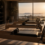 Bienestar en Torrevieja, del estudio de pilates que abre a las siete con clases por niveles a la sala de reformer con pocas camas del centro y el local de Villa Madrid para practicar al salir del trabajo