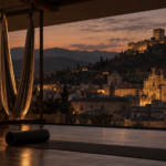 Yoga en Lorca, con ashtanga a las siete de la mañana bajo el castillo y un estudio de yoga aéreo con clases para niños